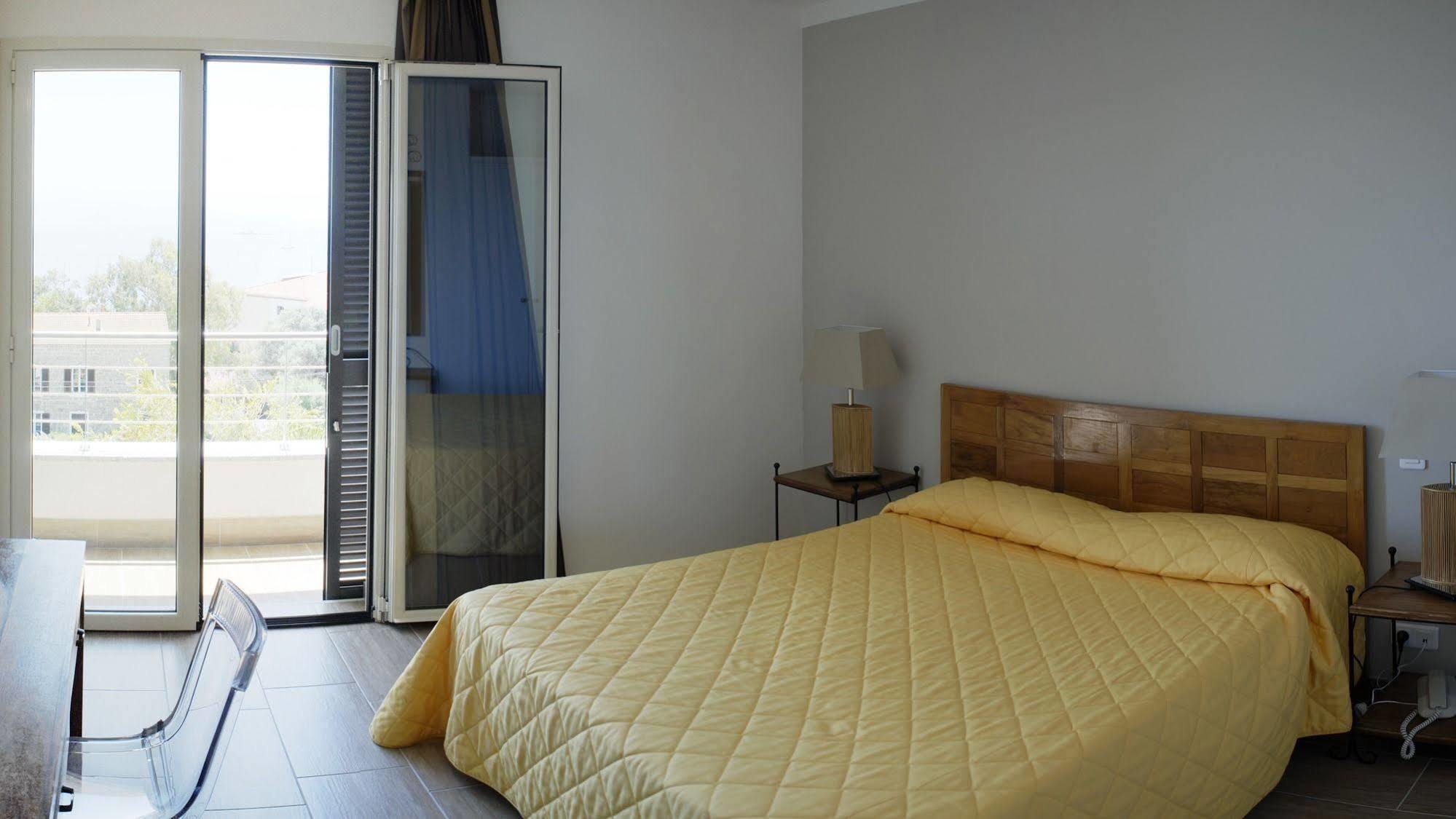 Hotel Les Eucalyptus Porto Pollo Eksteriør bilde